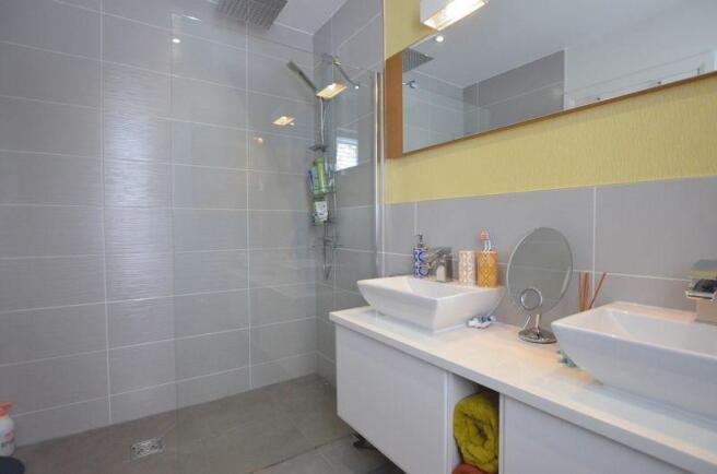 En Suite to Be...