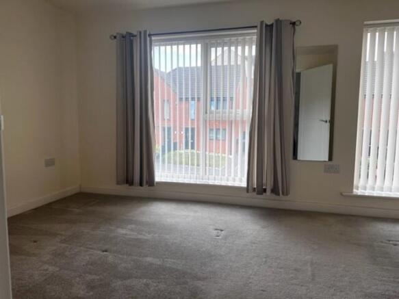 2 bed Semi-Detached to rent Image 8