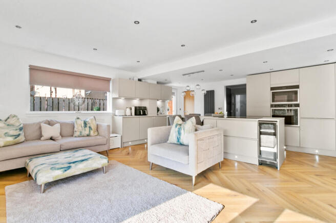 Kitchen/ Family Room