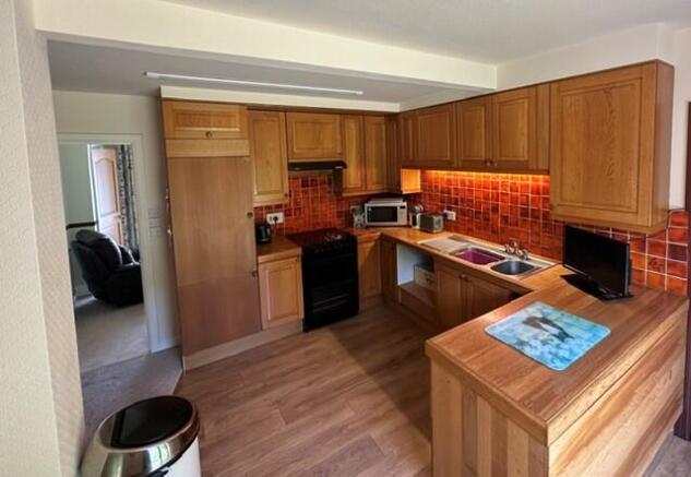 4 bed Detached for sale Image 4