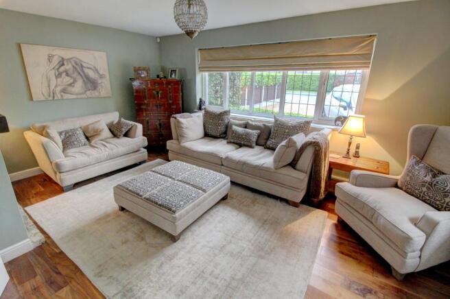 Brentwood Road, Ingrave, Brentwood, CM13 (25)