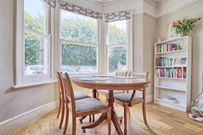 Living room 2.jpg