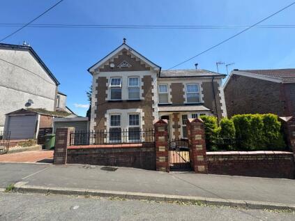 Cefn Road, Blackwood, NP12