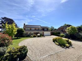 2, Tarrant Gardens, Hartley Wintney, Hook RG27 8NE