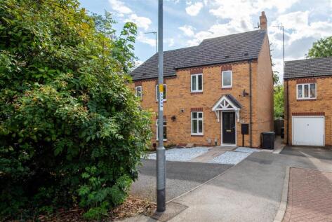 Whitney Close, Raunds