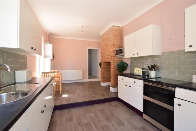 Kitchen/ Dining Room