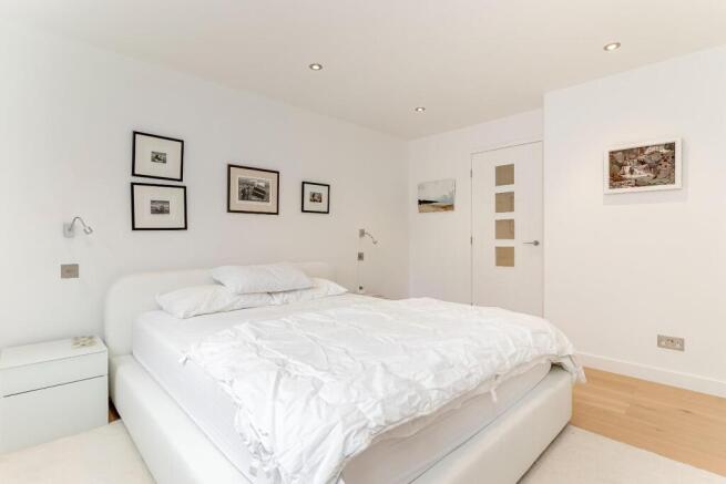 2 bed Apartment for sale Image 7