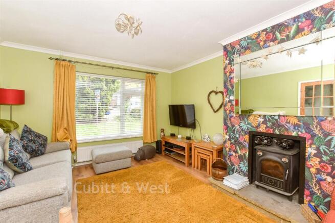 Lounge/ Dining Room
