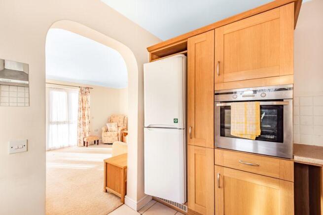Kitchen / Livi...