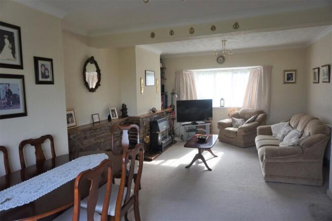 Lounge/Dining Room