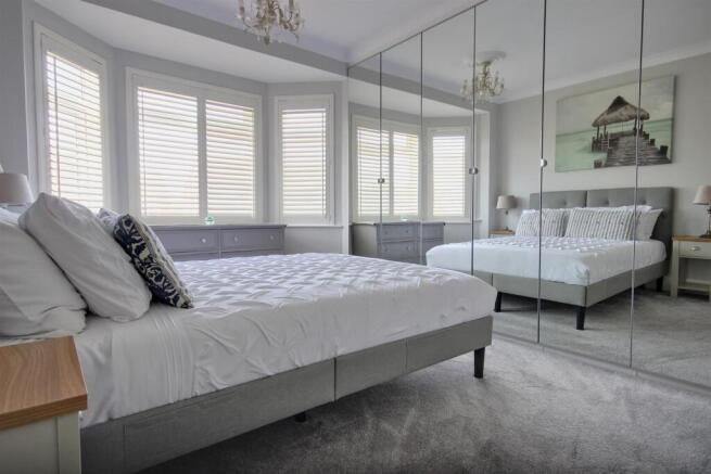 3 bed Semi-Detached for sale Image 8