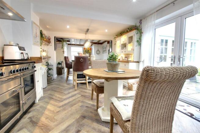 3 bed Detached for sale Image 6