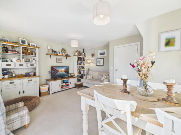 Larkspur Drive, Calne photo 2