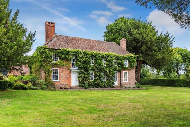 house. estate agency Cranleigh Barhatch Farm