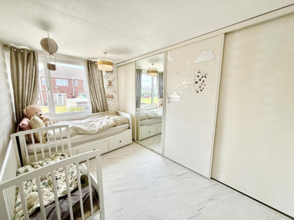 3 bed Semi-Detached for sale Image 12