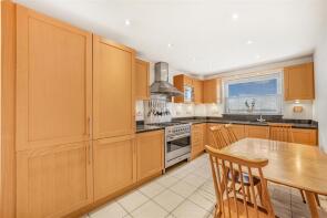 12, 20 Grosvenor Heights, Forest View, London E4 7GA