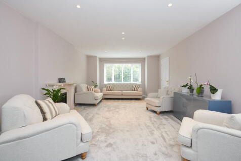 Meadow Lane, Raunds, NN9 6UA