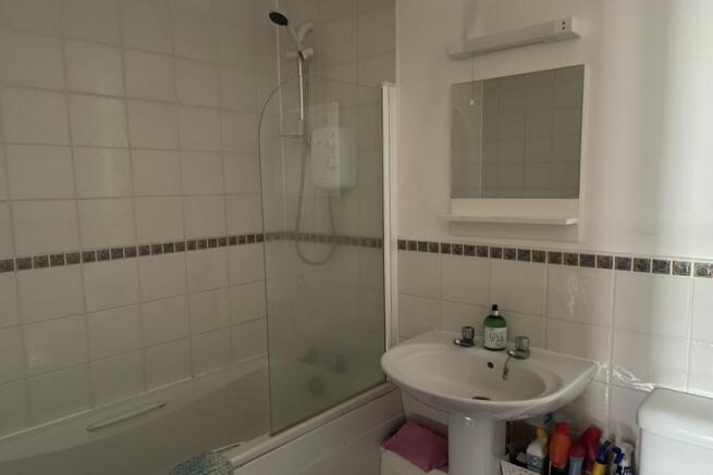 2 bed Apartment to rent Image 7