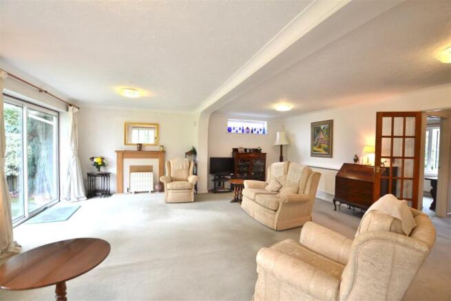 Living Room 1.JPG