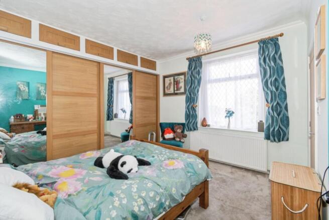 5 bed Detached for sale Image 6