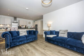 352, Ackers Drive, Weldon, Swanscombe DA10 1DX