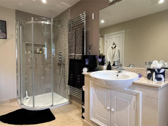 Ensuite