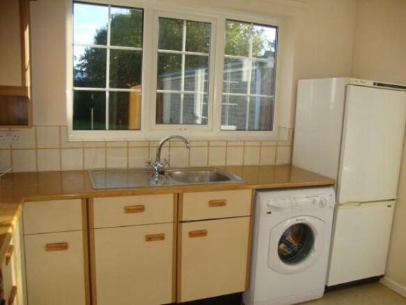 FITTED KITCHEN