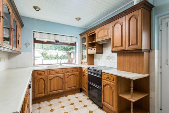 3 bed Semi-Detached for sale Image 4