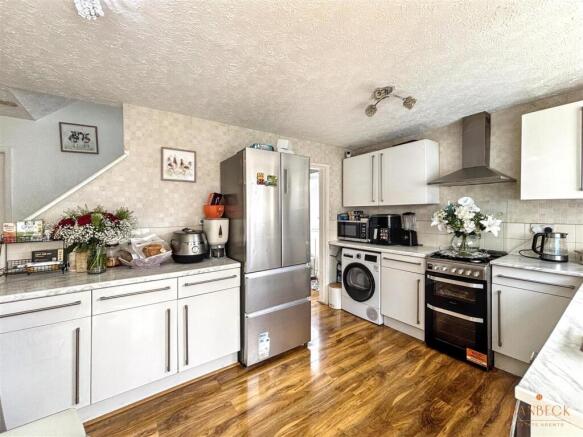 3 bed Semi-Detached for sale Image 7