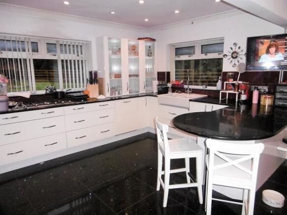 Kitchen / Breakfast Room