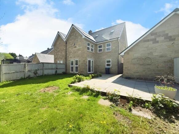 5 bed Semi-Detached for sale Image 10