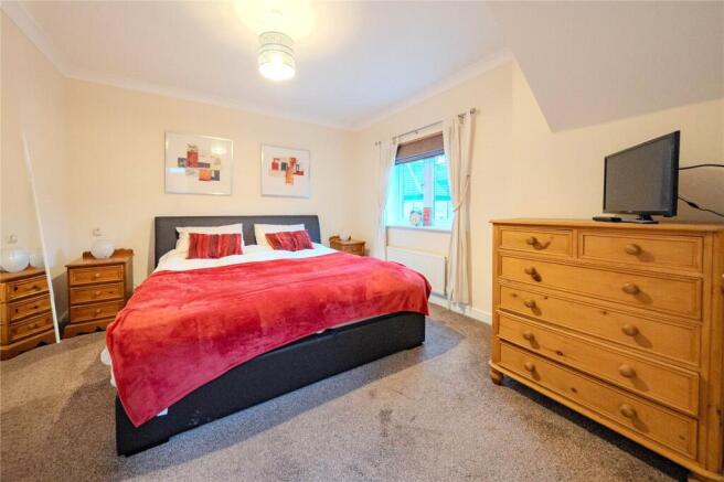 4 bed Town House for sale Image 8