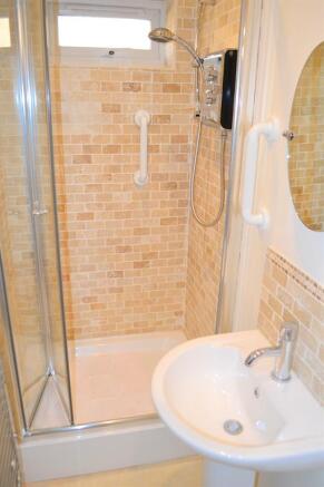 EN SUITE