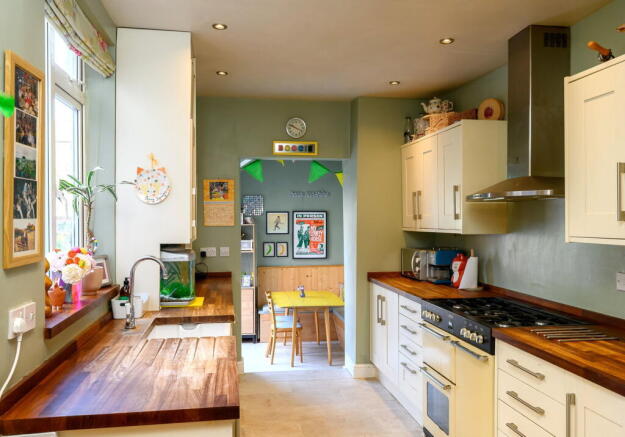 3 bed Terraced for sale Image 12