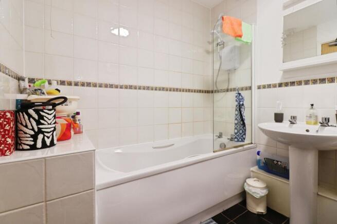 2 bed Apartment for sale Image 11