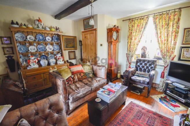 4 bed Detached for sale Image 6