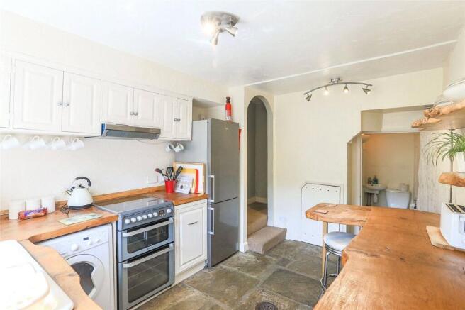 4 bed Semi-Detached for sale Image 7