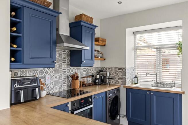 3 bed Semi-Detached for sale Image 9