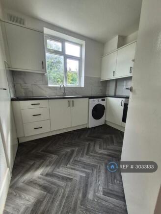 2 bed Maisonette to rent Image 4