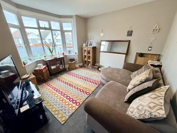 FRONT LOUNGE