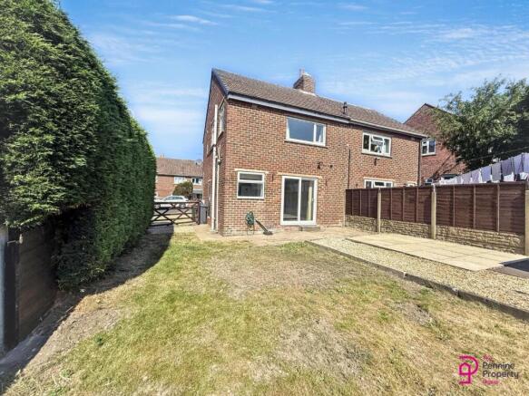 2 bed Semi-Detached to rent Image 6