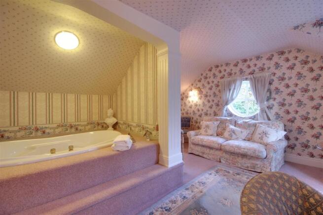 Bathroom/Bedroom 4