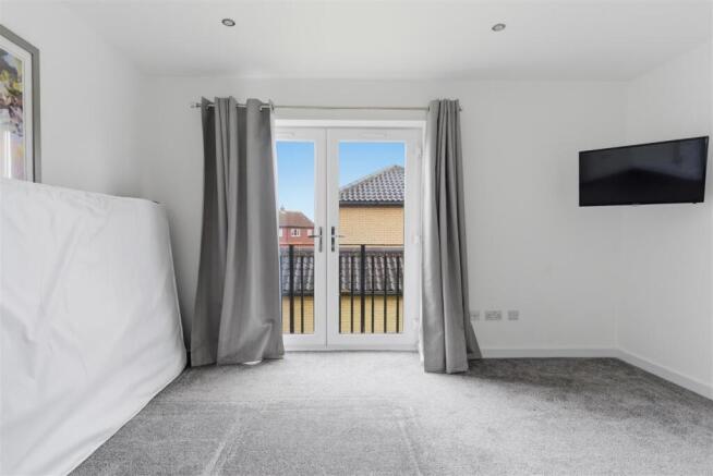 4 bed Detached for sale Image 12