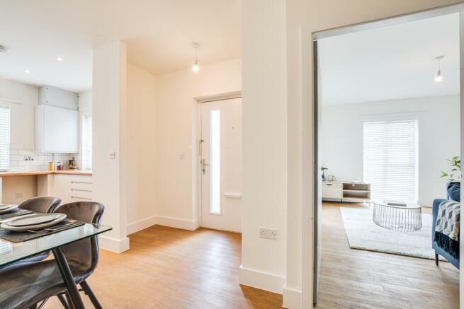 3 bed Terraced to rent Image 6