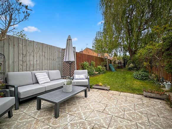 Large & Lovely Rear Garden 871