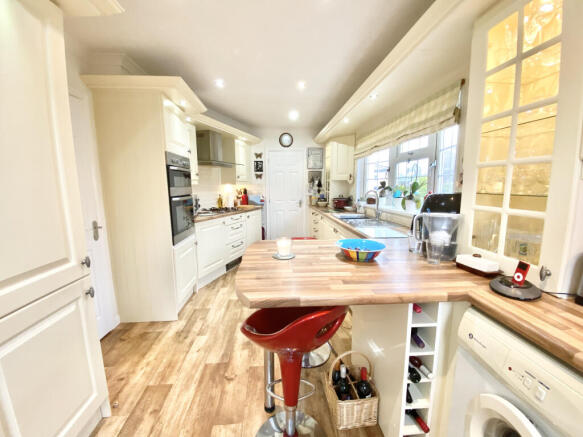 Kitchen/Breakfast Rm