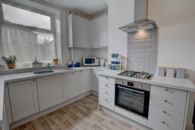 Kitchen 2.jpg