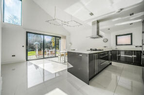 1, Long Close, Lower Stanmore Lane, Winchester SO23 9QZ