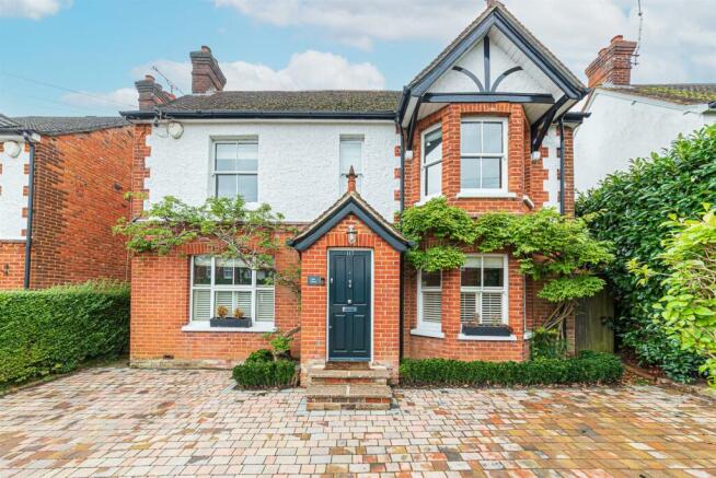 117 Weydon Hill Road (1).jpg