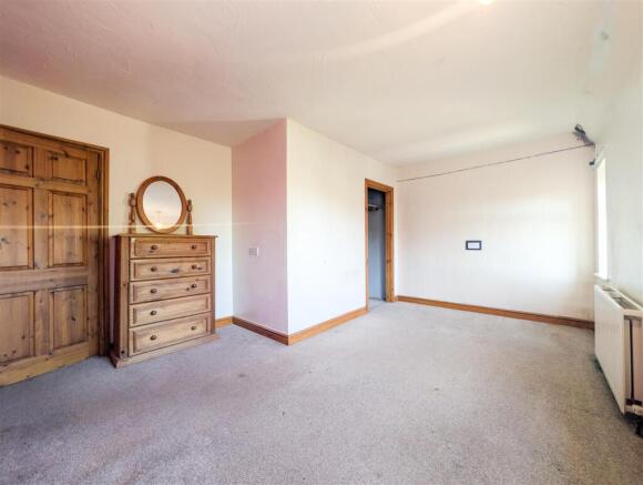 3 bed Terraced for sale Image 10